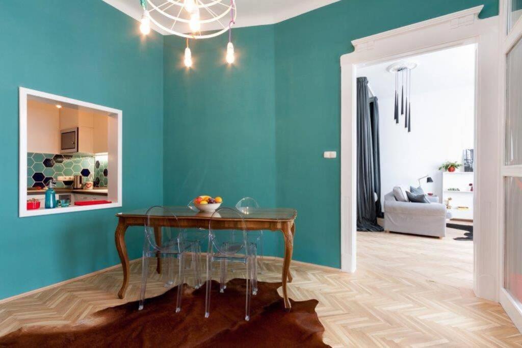 Elegance At The Opera Apartamento Budapest Exterior foto